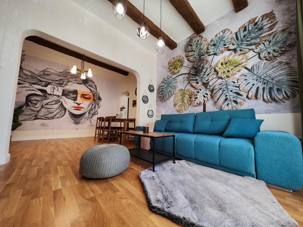 Apartamento Apart Sofia Lion Bridge 2Bdr Self Check In Exterior foto